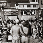 Max Yavno (American, 1911–1985), Muscle Beach (1949), gelatin silver print, 7.81″ x 13.38″. Provenance: Estate of Professor Raymond Lifchez (Berkeley, California).