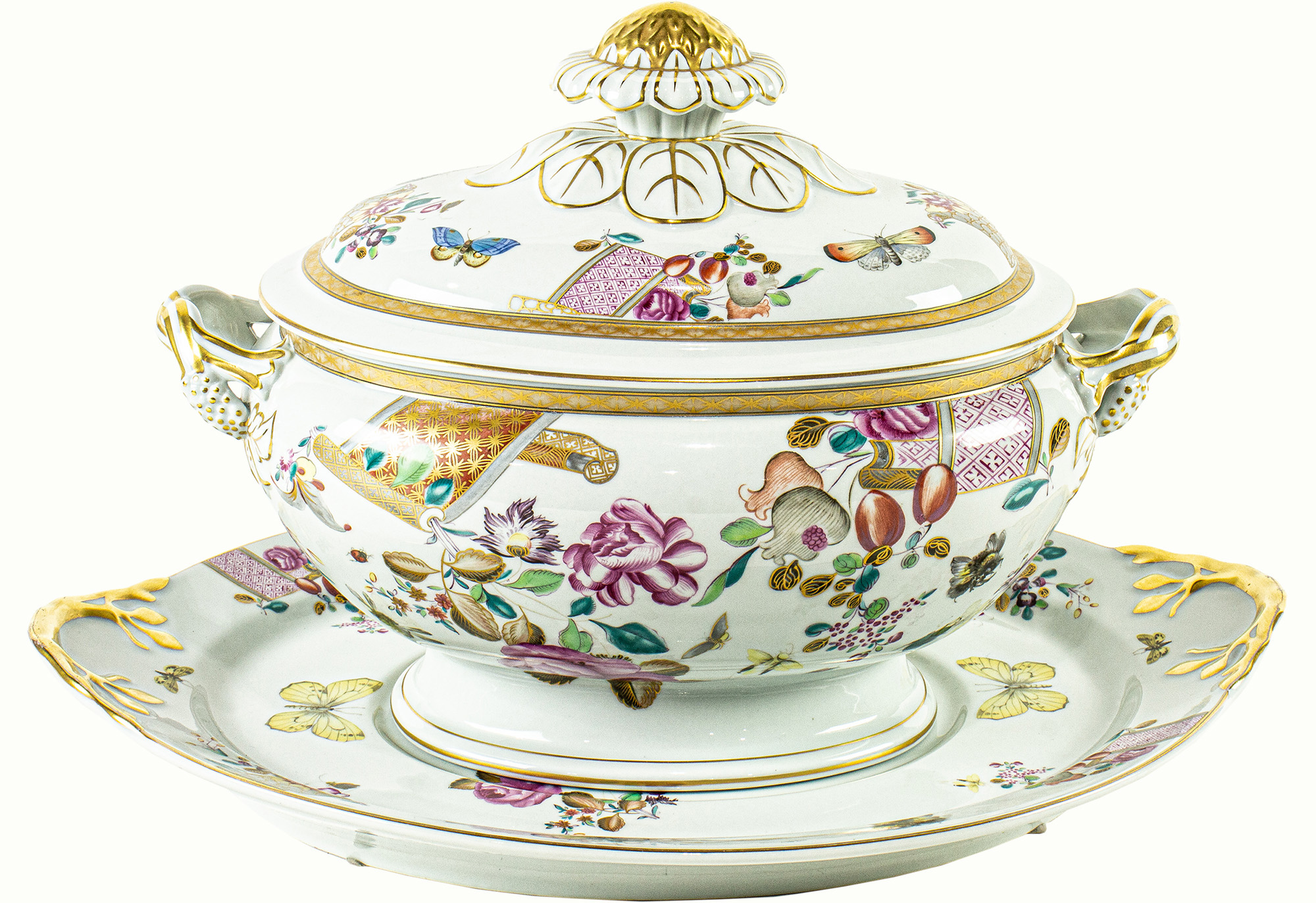 A Vista Alegre for Mottahedeh covered tureen and stand. <br><b>Estimate: $200–$400</b>