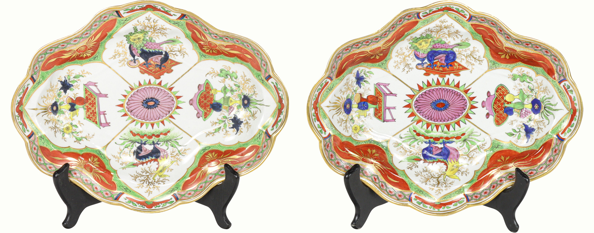 A pair of Chamberlain’s Worcester lozenge shaped dishes. Estimate: $200–$300