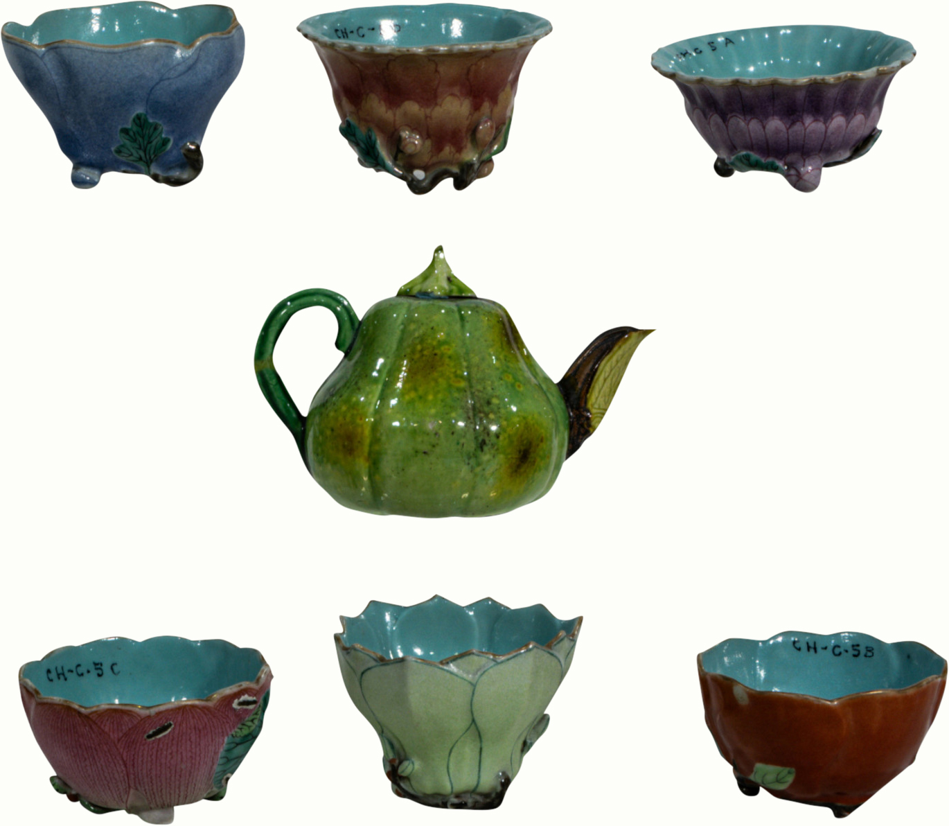A group of seven Chinese porcelain table articles. Estimate: $1,000–$1,500