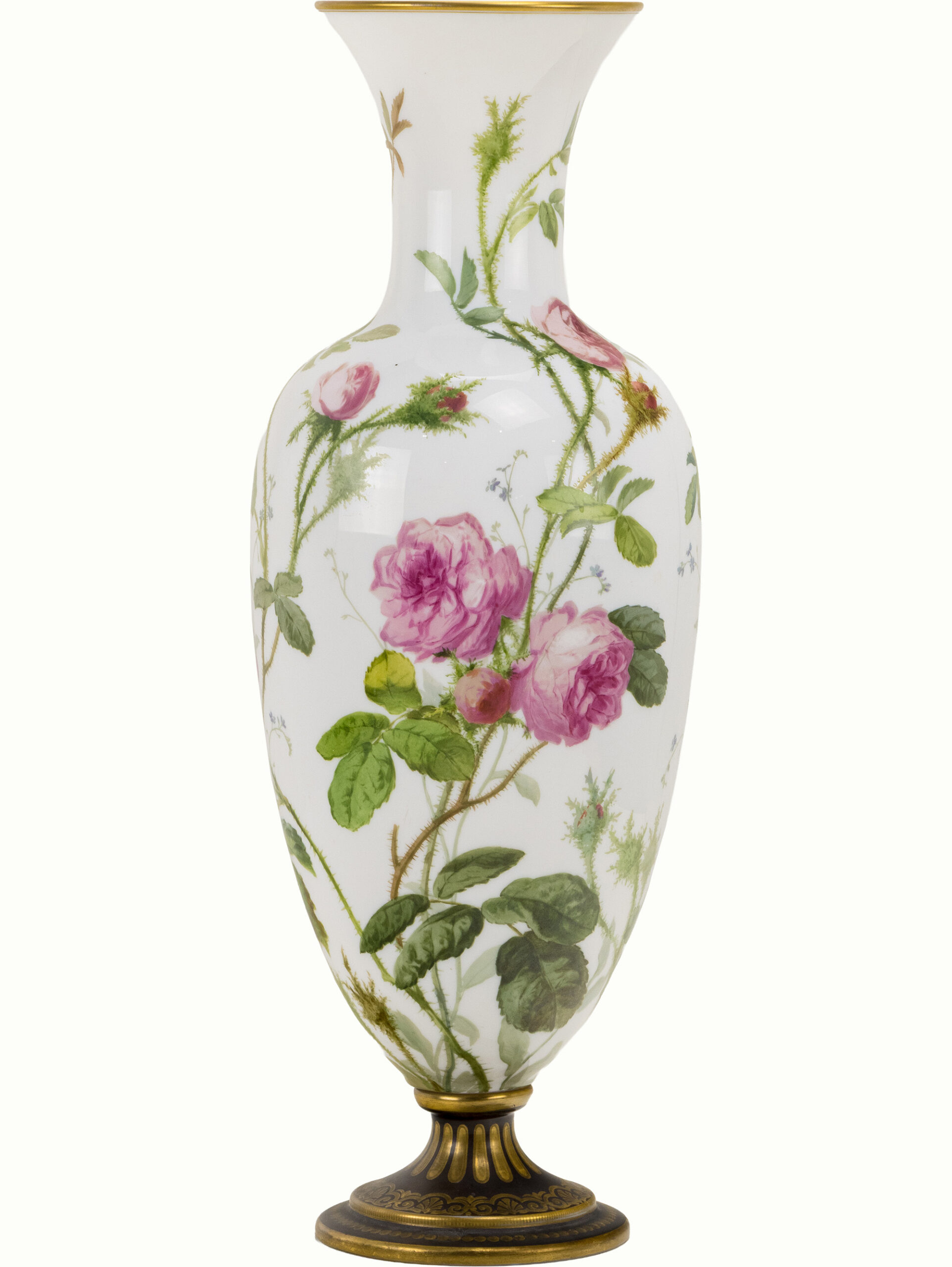 A large signed Baccarat opaline glass vase (family of owners of Thurlow Lodge). Estimate: $2,500–$3,500